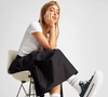 Nem Gazelle, nem Samba: o novo queridinho fashion do momento é o Chuck Taylor All Star Lift Double Stack Plaid, da Converse, que aposta na clássica estampa xadrez para transformar qualquer look básico em uma produção cheia de personalidade