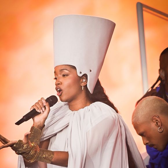 Iza afirmou: 'Você tem seu valor, é dona da sua vida'