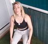 A fisioterapeuta do canal @tufisio24horas no Tiktok trouxe uma sequência com 8 exercícios fáceis de reproduzir em casa e que vão aliviar a dor na lombar.