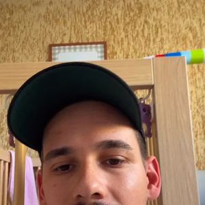 Lucas Borbas gravou uma sequência de stories de cerca de 5 minutos, para se defender das acusações de proibir o contato do filho com a família