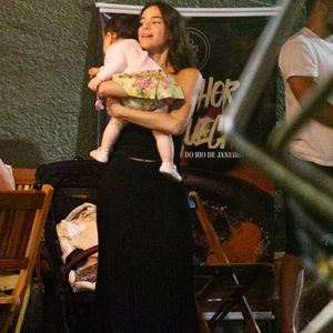 Bruna Marquezine posou para fotos com Antonia