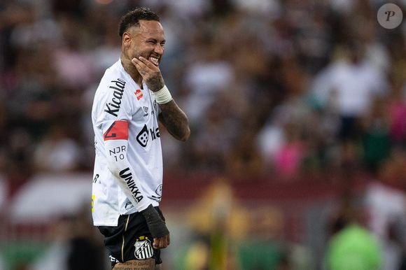 Neymar no futebol: jornal espanhol fez crítica ao jogador do Santos.