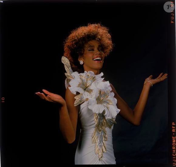 A versão de Whitney Houston para "I Will Always Love You", lançada em 1992 para o filme "O Guarda-Costas", passou 14 semanas no primeiro lugar da parada pop americana.