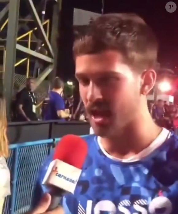 Euforia ou cachaça? Ator e influenciador vira assunto nas redes após entrevista animada no Carnaval do Rio.