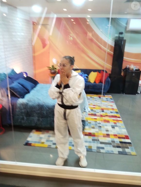 Renata Saldanha diz estar chocada com os comentários dos fãs sobre os participantes do BBB 25 em shopping do Rio de Janeiro