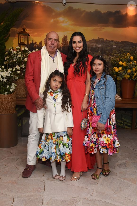 Daniela Albuquerque e Amilcare Dallevo em foto com as filhas: casal está junto há 19 anos