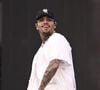 Chris Brown é preso em hotel 5 estrelas na Inglaterra por agredir produtor em boate; 'ataque de garrafa' aconteceu em 2023