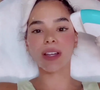 O que poucos sabem é que Bruna Marquezine faz o procedimento até no pescoço para evitar a flacidez na região