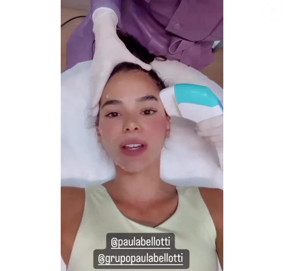 O que poucos sabem é que Bruna Marquezine faz o procedimento até no pescoço para evitar a flacidez na região