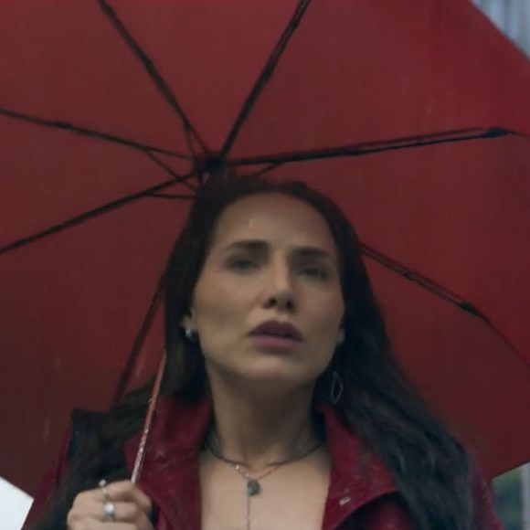 Você é do time que foge da chuva ou do que prefere sentir a água no rosto? Psicólogas explicam como esse comportamento pode revelar muito sobre emoções e personalidade