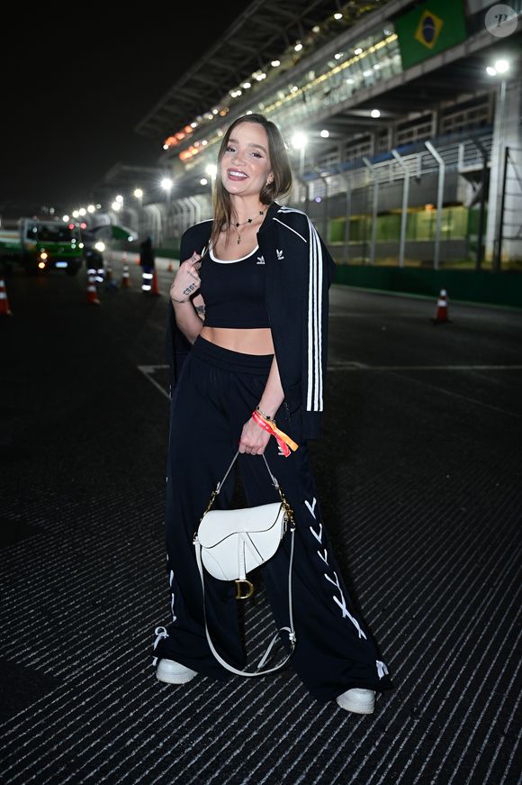 Flaco López, do Palmeiras, foi flagrado aos beijos com Anna Livya Padilha, a menina fantasma do Silvio Santos, em agosto de 2025