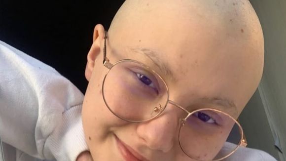 'Que sua luz não se apague': pai de Isabel Veloso, faz oração pela saúde da filha, intubada na UTI e com pneumonia