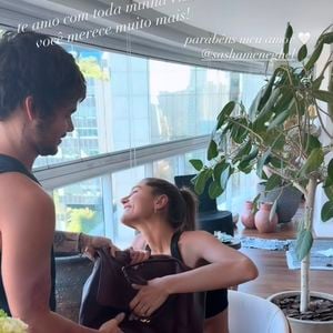 O presente de aniversário de Sasha Meneghel roubou a cena: uma bolsa Chanel da nova coleção da grife francesa chamou a atenção pelo valor milionário