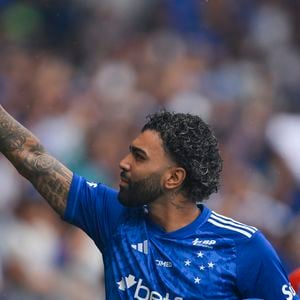 Gabigol veio a público desmentir uma reportagem do Portal Leo Dias, veiculada na manhã deste sábado (17)