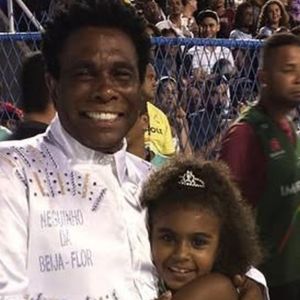 A caçula se chama Luiza Flor; quando pequena, acompanhava Neguinho da Beija-Flor nos ensaios