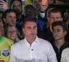 Flávio Bolsonaro perdeu a eleição presidencial de 2026 para Luiz Inácio Lula da Silva e, segundo a Reuters, deixou o Brasil com destino aos Estados Unidos, conforme informações de fontes ouvidas pela agência e a confirmação de um aliado do senador. Após a derrota no segundo turno, Flávio se recusou inicialmente a reconhecer o resultado e afirmou que buscaria sua anulação, alegando irregularidades. A notícia da viagem foi divulgada em 27 de outubro, dois dias após a votação