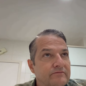 O ator de novelas da Globo revelou nesta terça-feira (4), em um vídeo publicado nas redes sociais, que escapou de um grave acidente e acredita que foi protegido por uma força sobrenatural