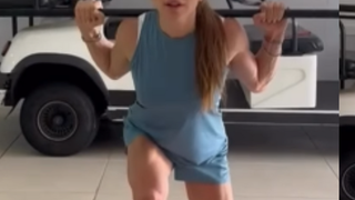 O treino de força de Patricia Abravanel para ter pernas superdefinidas aos 48 anos previne dores articulares e melhora do metabolismo