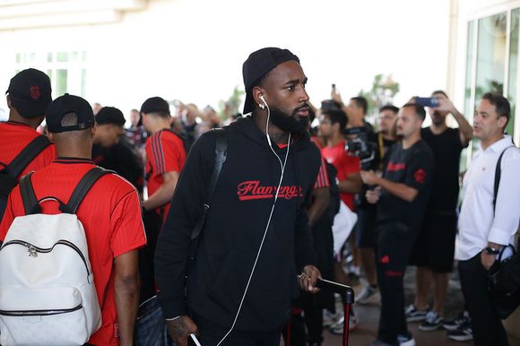 Mundial de Clubes deve marcar novo adeus de Gerson ao Flamengo