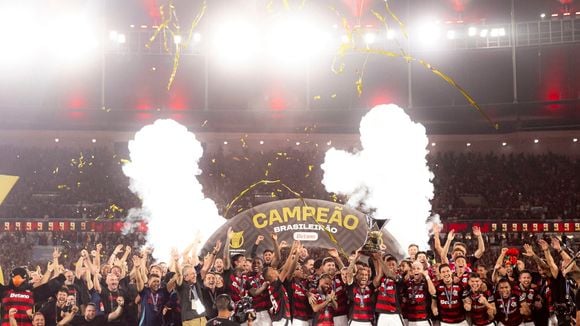 Campeões brasileiro e da Libertadores em 2025, jogadores do Flamengo cortam amizade por conta de festa íntima e fonte entrega: '70 mulheres'