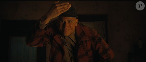 A série 'Monstro: A História de Ed Gein' conta a história do serial killer Ed Gein e está bombando na Netflix