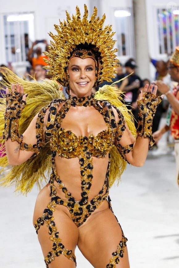 Paolla Oliveira fez história como Rainha de Bateria da Grande Rio, desde as fantasias ao samba no pé