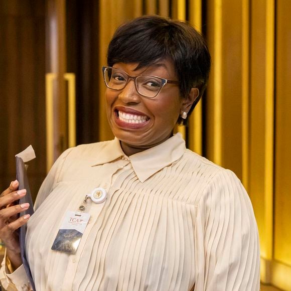 Consuêlo (Belize Pombal) após conversa com Raquel (Tais Araujo) aceita o namoro do filho, André (Breno Ferreira), com Aldeíde (Karine Teles) na novela 'Vale Tudo' no capítulo desta sexta-feira, 19 de setembro de 2025