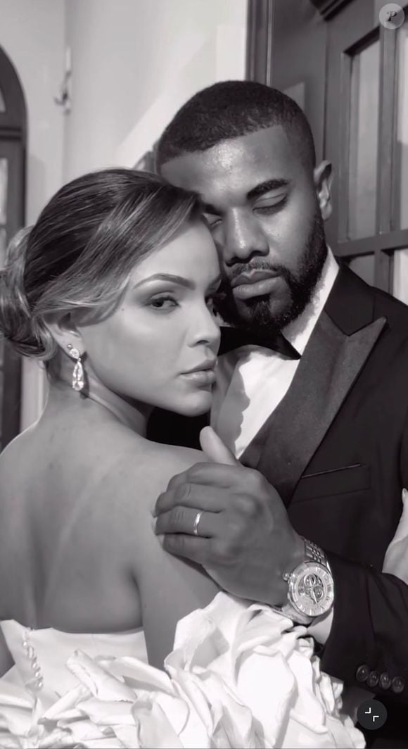 O ensaio pré-wedding de Davi Brito e Emilly Araújo contou com as lentes de @andre_assis, no @institutofemininoba, sob assessoria do @assessordeluxo e beleza de @biabacelaroficial