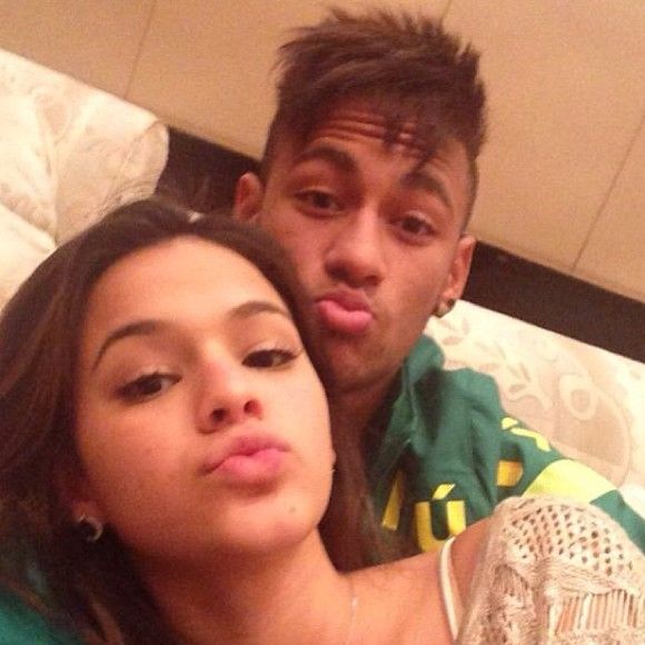 Bruna Marquezine disse ter se sentido muito exposta na época do namoro com Neymar: 'Vulnerável'
