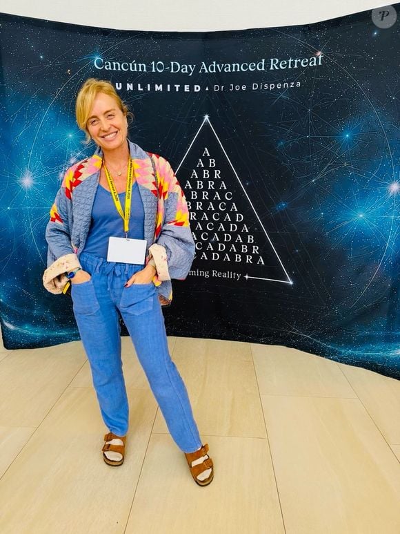 Angélica durante o evento de meditação em Cancún