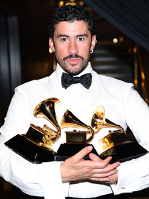 Hoje vencedor do Grammy e atração do Super Bowl, Bad Bunny era fã de Xuxa na década de 90 e vestiu look de Sasha em revista de moda. Veja!