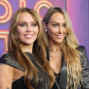 Mãe de Miley Cyrus revela que começou a treinar após recomendação de sua terapeuta