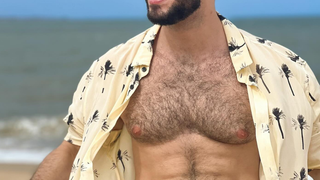 Rainer Cadete, de 'Quem Ama Cuida', hoje aos 39 anos, perdeu 10 kg para papel praticando musculação 3 a 4 vezes por semana: 'Precisa funcionar'
