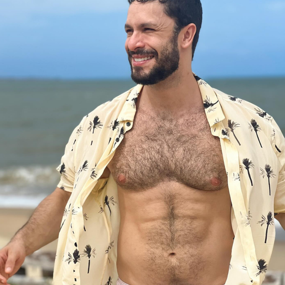 Rainer Cadete, hoje aos 39 anos, perdeu 10 kg para papel praticando musculação 3 a 4 vezes por semana: 'Precisa funcionar'