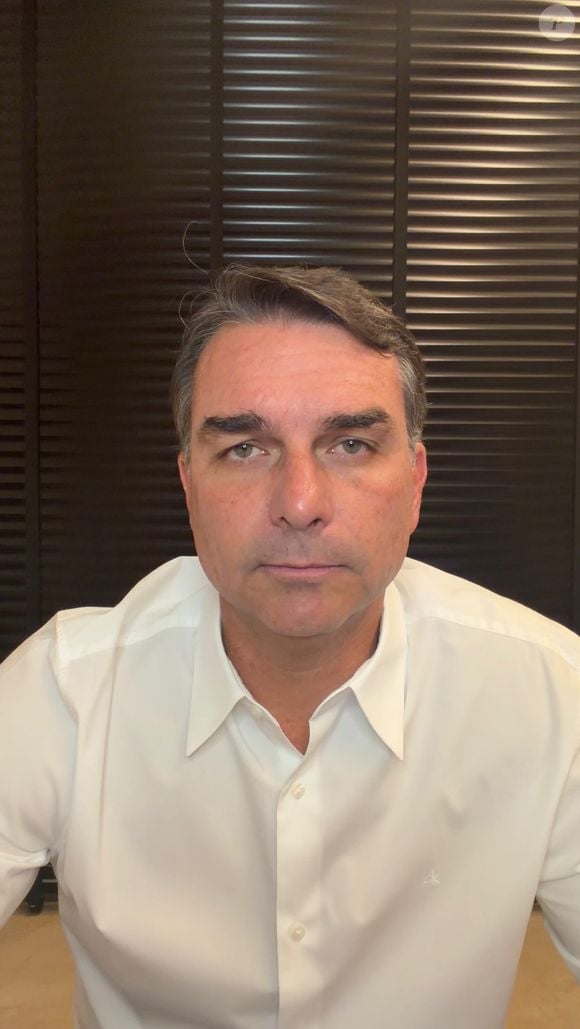 Flávio Bolsonaro desistiu de participar do debate presidencial da Globo após decisões judiciais alterarem as regras do encontro