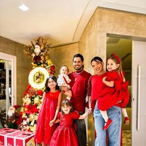 Ana Castela reúne família e Zé Felipe em ceia de Natal; filhos do cantor, Maria Alice, Maria Flor e José Leonardo, estiveram presente