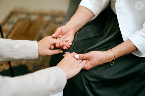 ‘O luto perinatal não é apenas sobre a morte do bebê, mas sobre o vínculo e os planos interrompidos’, explica a psicóloga perinatal Rafaela Schiavo