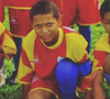 Aos 11 anos, Richarlison começou a vender picolés para ajudar a mãe, Vera Lucia, a colocar comida na mesa. Durante as férias escolares, ele acordava às 6h, pegava o carrinho no centro da cidade e percorria as ruas oferecendo os produtos aos moradores