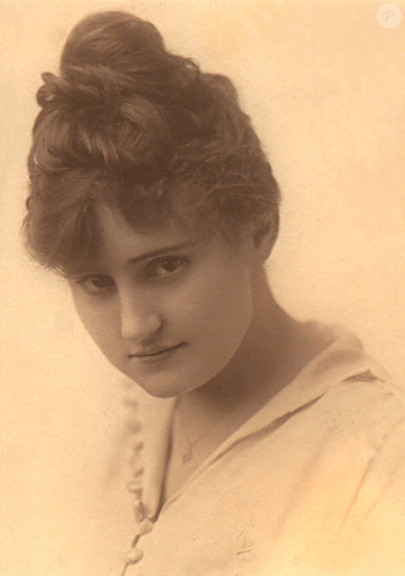 A responsável pela criação do rímel foi a jovem americana Mabel Williams, de Chicago