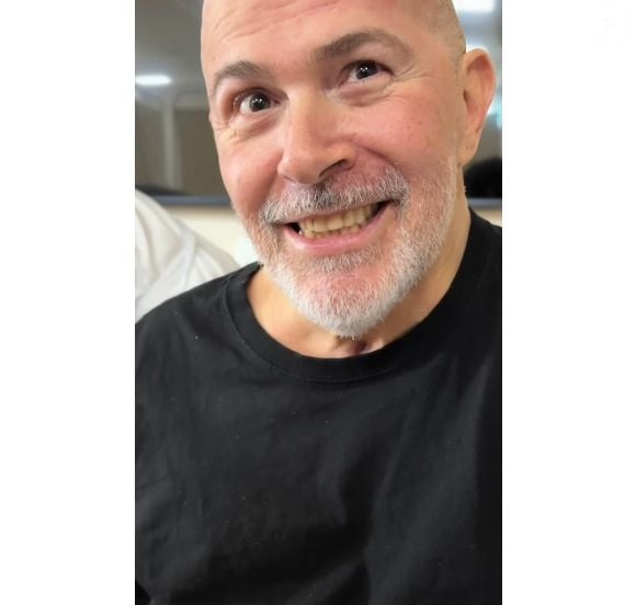 Mingau, do Ultraje a Rigor, emocionou a web ao sorrir em recuperação após tiro na cabeça