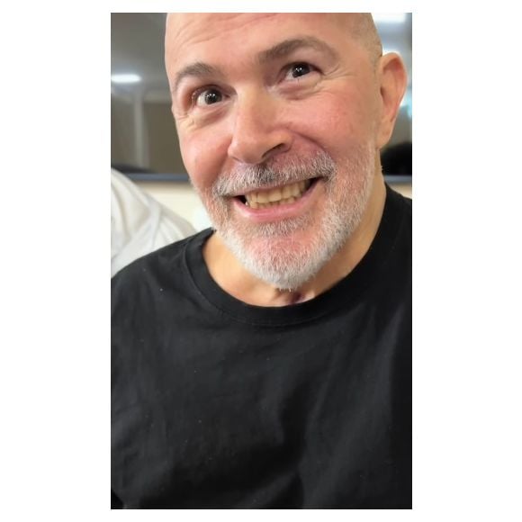 Mingau, do Ultraje a Rigor, emocionou a web ao sorrir em recuperação após tiro na cabeça