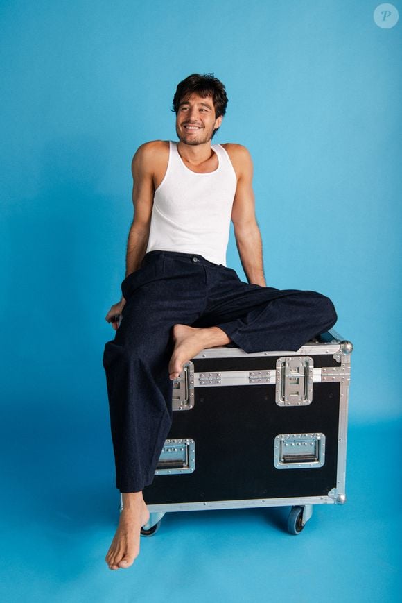 Tiago Iorc convida Menos é Mais, Mundo Bita e outros destaques da música brasileira em disco comemorativo