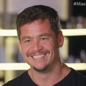 Vinicius foi o primeiro eliminado do 'MasterChef Profissionais 2026' na noite desta terça-feira (6)