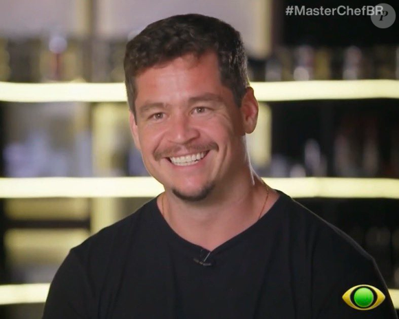 Vinicius foi o primeiro eliminado do 'MasterChef Profissionais 2026' na noite desta terça-feira (6)