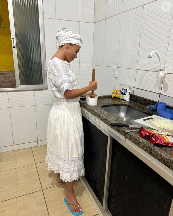 Anitta é do candomblé e mais de uma vez sofreu intolerância religiosa, tendo inclusive perdido seguidores: 'O grande inimigo de tudo é a alienação. Quando o mensageiro vira mais importante que a mensagem, você já não está mais dando importância ao cerne das coisas, à semente de tudo, está só preocupado em sair do julgamento como o correto'