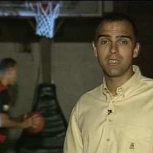 Tadeu Schmidt fez matéria especial sobre o irmão, Oscar Schmidt, há 25 anos na TV Globo