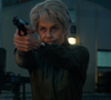 Linda Hamilton ainda se lembra da primeira ligação com os irmãos Duffer, quando eles lhe apresentaram a ideia de interpretar a nova vilã de "Stranger Things 5", temporada final da série.