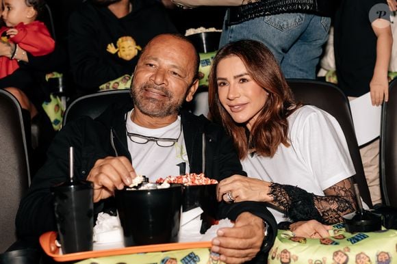 Pai de Neymar também foi ao lançamento de personagem inspirado no filho famoso