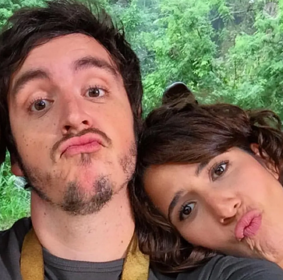 Wagner Santisteban e Flora Diegues nos bastidores de 'Além do Tempo' em 2015