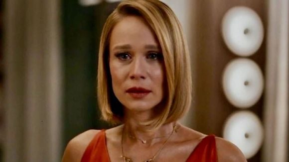 Não deu nem 10 minutos para o casamento de Dora na novela 'Quem Ama Cuida' ser detonado por Suely: plano de Adriana destrói Ademir
